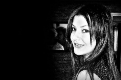 DEVET GODINA OD UBISTVA PEVAČICE JELENE MARJANOVIĆ Njena smrt je i dalje misterija, mužu Zoranu se ponovo sudi