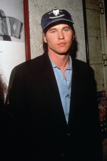 VAL KILMER LEČENJE ODBIJAO ZBOG VERE Ostao je bez glasa, a na kraju mu je presudio ovaj zdravstveni problem