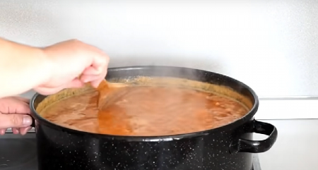 "RAVAN STOMAK STVARA SE U KUHINJI" Čuveni doktor tvrdi, omiljeno srpsko jelo najbrže topi salo