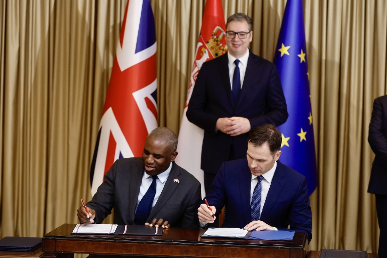 SINIŠA MALI POTPISAO MEMORANDUM "Okvir za nastavak zajedničke saradnje na finansiranju važnih kapitalnih projekata"