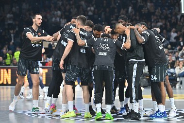 AKO ZVEZDA IZGUBI OBE, A ARMANI JEDNOM KIKSNE, AKO PARIZ DOBIJE REAL - E SAD JE KRAJ Ovako izgleda tabela Evrolige posle novog poraza Partizana