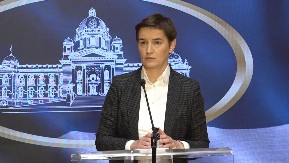 SVE MASKE SU PALE, CILJ JE ĐILASOVA VLADA Brnabić o osovini između opozicije i univerziteta (VIDEO)