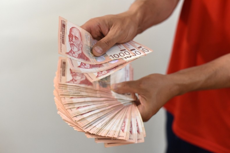 STIŽE NOVA PODRŠKA OD 10.000 DINARA... Doneta je zvanična odluka, evo ko će dobiti novac!