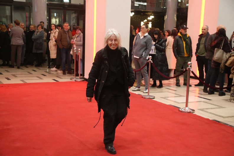 "ĆERKA TI SE UBILA JER SI LOŠA MAJKA" Glumica uputila strašne reči koleginici neposredno posle smrti jedinice