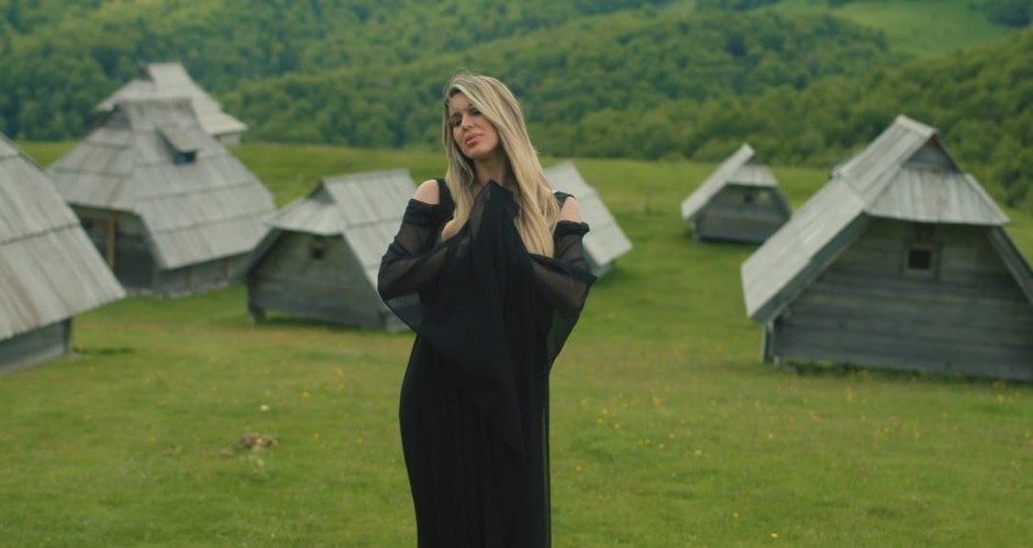 "SINA NISAM ČULA MESECIMA, NI ROĐENDAN MU NISAM ČESTITALA" Pevačica se bori za starateljstvo, priznala da je htela da odustane od svega