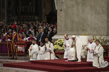 PRVO POJAVLJIVANJE PAPA FRANJE NAKON IZLASKA IZ BOLNICE Evo šta je poručio vernicima