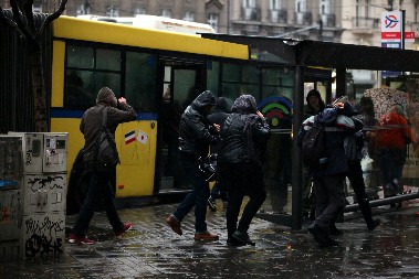PLJUSKOVI PRETE SRBIJI TOKOM NOĆI: Oglasio se RHMZ, iznenađenje i za vikend