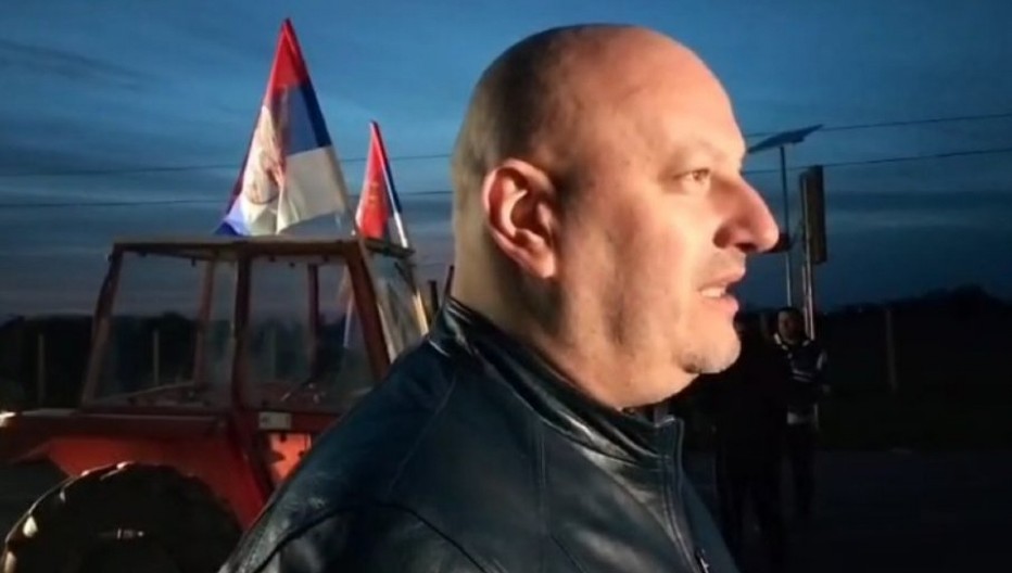 KREĆEMO TRAKTORIMA DA PODRŽIMO VUČIĆA Poljoprivrednik iz Kaća o dolasku na svenarodni skup u Beogradu (VIDEO)