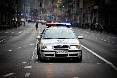 SVE KOPIJE POZNATIH BRENDOVA Policija pronašla 5.000 pari luksuznih cipela
