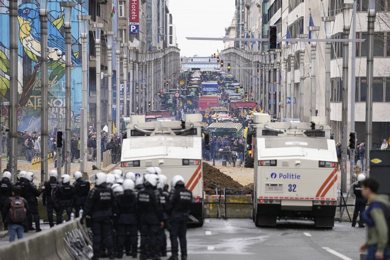 OPŠTA PANIKA U BRISELU Hiljade NVO kuka pred vratima EU: Ne ukidajte nam pare!