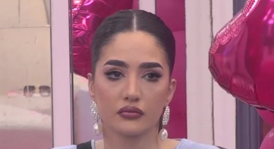 ANĐELA IDE SA KARIĆEM U HOTEL! Gastoz prebledeo, učesnici u šoku, a njena reakcija je sve iznenadila