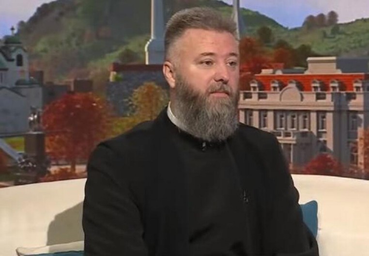 OTAC PREDRAG POPOVIĆ PORUČIO „Izbacite iz kuće zečeve za Uskrs, evo šta je simbol tog praznika“