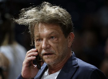 BJELOGRLIĆ UŠAO U BMW, POLICIJA ODMAH REAGOVALA Pogledajte šta se desilo nasred Pančevačkog mosta!