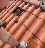 POPRAVLJALI SU KROV, A ONDA JE USLEDIO HOROR Skinuli crepove, ono što su zatekli ispod LEDI KRV U ŽILAMA! (VIDEO)