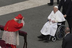 POZNATO KAKO ĆE IZGLEDATI SAHRANA PAPE FRANJE Ovakav kovčeg je odabrao za sebe