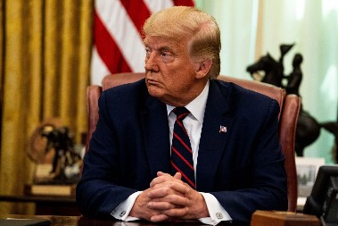 TRAMP SE OGLASIO POVODOM SMRTI PAPA FRANJE Uputio je kratku poruku