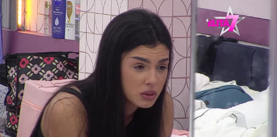 "PREPUMPALA SE, ŠTA URADI OD SEBE?!" Anita Stanojlović je pre operacija bila potpuno druga osoba, šokiraćete se kada vidite kako je izgledala!