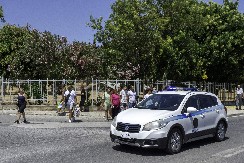 HAOS U SOLUNU Blokaderi upali na Univerzitet, usledila munjevita akcija policije, odvalili ih od batina!