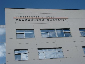 "KO NEĆE DA STUDIRA, TAJ ĆE DA PADNE GODINU" Dekan Medicinskog fakulteta u Nišu kaže da broj studenata koji žele da prate nastavu sve više raste: "Plenumi traže svašta, prete..."