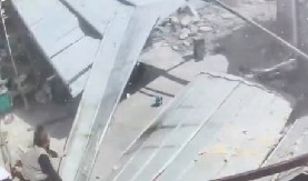 MIRAN DAN SE PRETVORIO U HOROR Stravična oluja zamalo sručila krov ženi na glavu, kamera snimila jeziv prizor! (VIDEO)