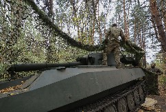 DA LI ĆE RUSKI "SUPER TENK" ZAISTA ZAŽIVETI? T-14: Superoružje ili ruska vojna bajka?