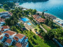 PRVOMAJSKA MANIFESTACIJA ZA SVE UZRASTE Budva, karneval, more, cene za svačiji džep