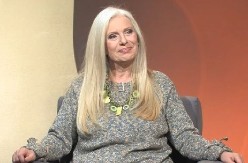 PRIMALA 33.000 MESEČNO, A ONDA DOBILA NACIONALNU PENZIJU! Otišla iz Beograda, a evo kako sada živi naša pevačica!