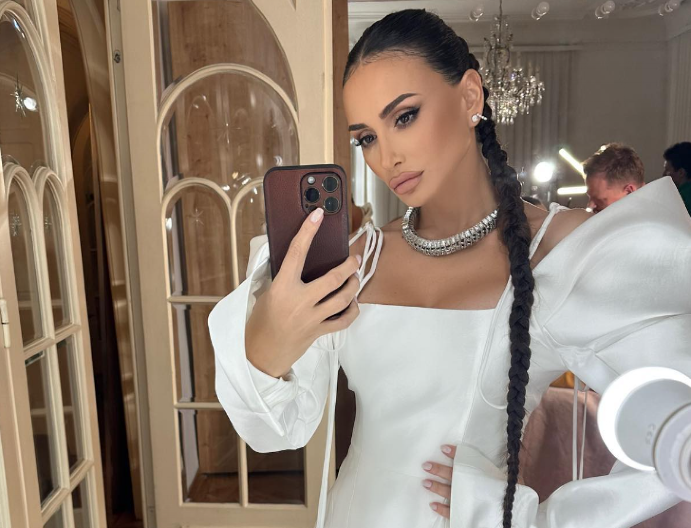 "DAVALA SAM IM OTKAZE AKO ME POPREKO POGLEDAJU" Raskrinkano kako se Emina Jahović ophodi prema svojim zaposlenima, isplivale tajne iz njenog doma!