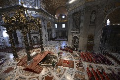 KILOMETARSKI REDOVI ISPRED SANTA MARIA MAĐORE! Vernici čekaju da posete grob Pape Franje (FOTO)