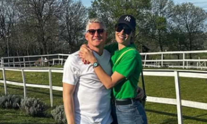 BASTIJAN ŠVAJNŠTAJGER U BEOGRADU Fotografija govori više od 1.000 reči, jedan detalj posebno privukao pažnju javnosti