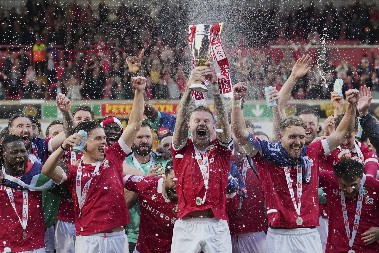 ISTORIJA U ENGLESKOJ Maleni Reksam postao prvi klub koji je tri godine uzastopno izborio promociju, čuveni glumac ih uveo u Čempionšip