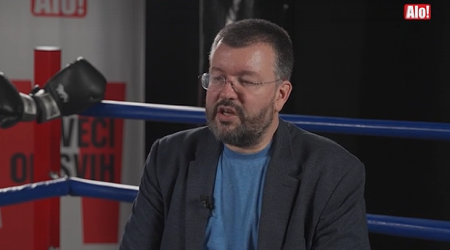 PROFESOR ANTIĆ: Dok neki profesori ne mogu da rade i zarade platu za svoju porodicu, drugima kaplje strana valuta! (VIDEO)