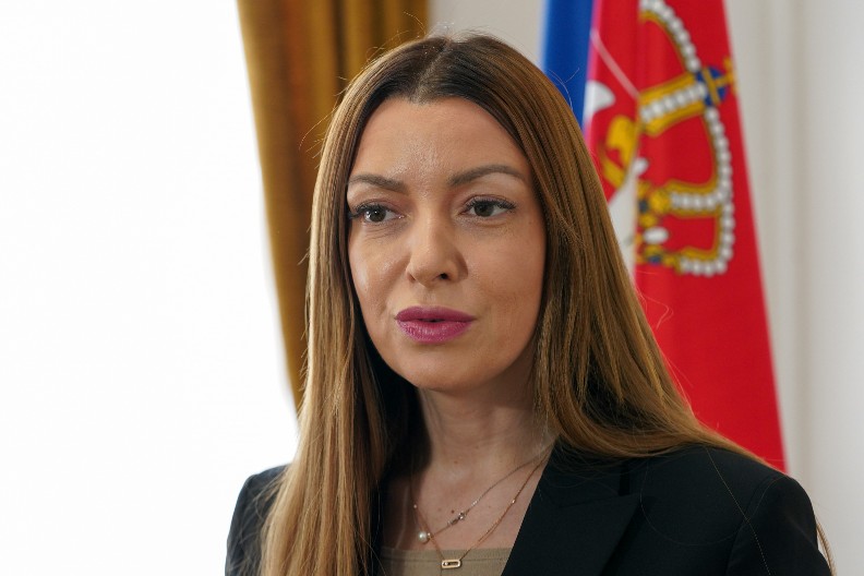 "ČUVAĆEMO DOSTOJANSTVO NEVINO POSTRADALIH" Ministarka Mesarović povodom Dana sećanja na žrtve zločina genocida