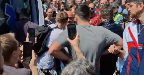 NASILJE DINKA GRUHONJIĆA I BRAJANA BRKOVIĆA Pravili haos ispred DIF-a u Novom Sadu (VIDEO)