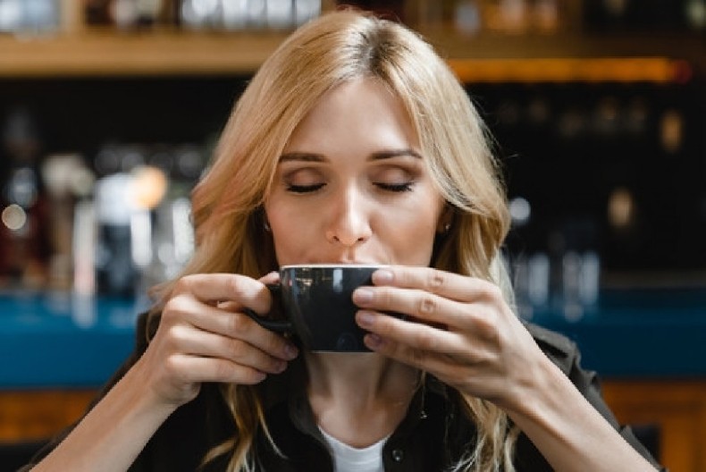 KAFA MOŽE DA VAM ISTOPI SALO Ako je pijete na ovaj način, doteraćete liniju bez muke!