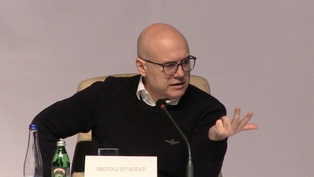 SPREMNI SU SAMO ZA NASILJE, NE BIRAJU ŽRTVE Vučević osudio brutalno nasilje ispred DIF-a i poslao JAKU PORUKU