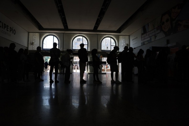 STIGLO HITNO UPOZORENJE: "NE IZLAZITE NAPOLJE" U mraku 3 evropske zemlje, mnogi su ZAROBLJENI