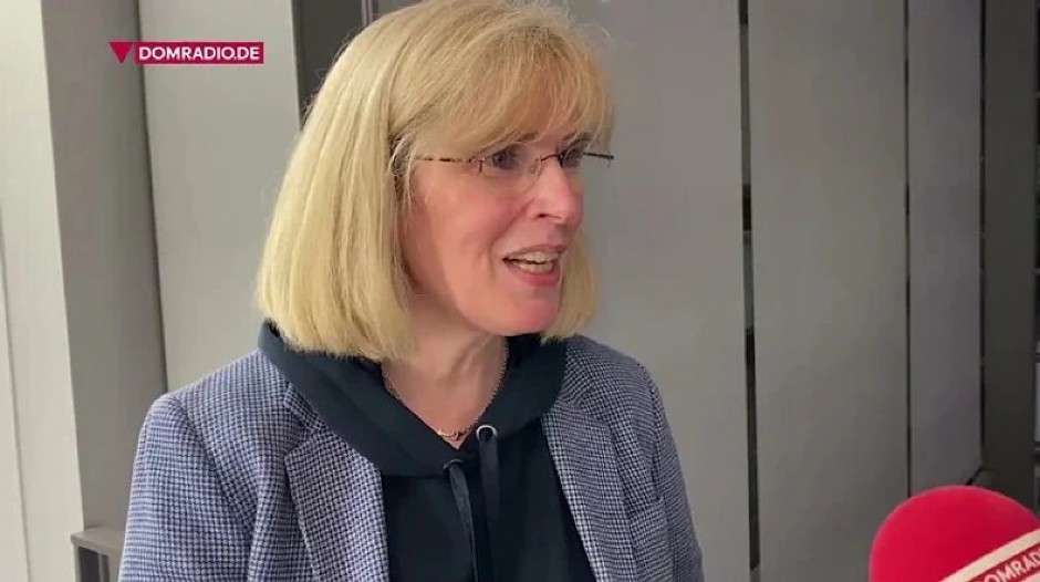 DALA OTKAZ, USREĆILA SE ZA ŽIVOT CEO: Moraju da joj isplaćuju 940.000 dinara mesečno do kraja života