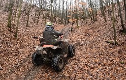 STRAVIČNA NESREĆA U CRNOJ GORI: Muškarac stradao padom sa kvada pred maloletnim sinom