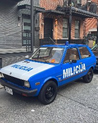 „STOP MILICIJA“ Kultni Jugo sa Balkana sada vozi po Menhetnu – Amerikanci u čudu (FOTO/VIDEO)