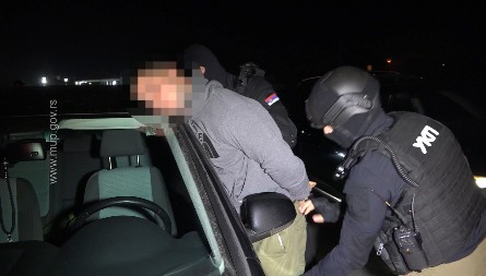 PRIPADNIK UKP-a OSUMNJIČEN DA JE ODAO „STROGO POVERLJIVE“ INFORMACIJE Našli mu i drogu, sada podignuta optužnica