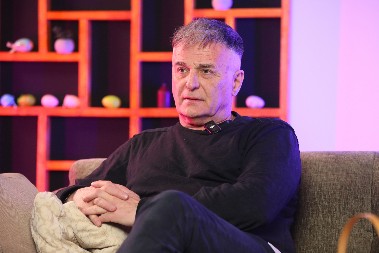 "PRVI HONORAR SU MI UKRALI I OŠIŠALI ME KAO KRIMINALCA" Branislav Lećić je tri puta hteo da odustane od glume, pa otkrio: "Opraštam, ali ne zaboravljam!"