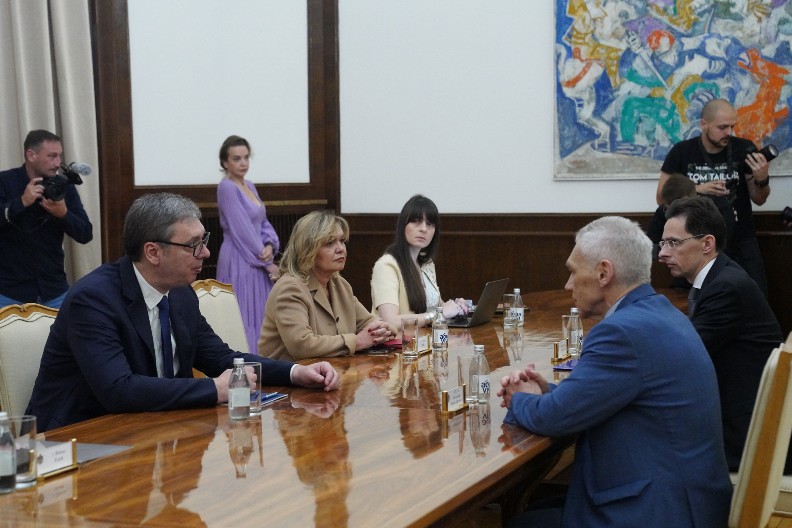 VUČIĆ SE SASTAO SA BOCAN HARČENKOM Važan sastanak počeo u 8