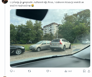 DA LI JE OVO NAJLUĐA PORUKA IKADA? Vozačica iz Hrvatske zalepila natpis na auto i izazvala haos u regionu! (FOTO)