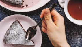 KLADKAKA Švedski lepljivi kolač prepun čokolade, a gotov za 20 minuta, ništa jednostavnije za napraviti