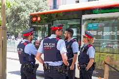 OTAC (53) DRŽAO DECU GODINAMA U ZATOČENIŠTVU! Mogli da obavljaju nuždu samo u određeno vreme, isplivali JEZIVI detalji slučaja