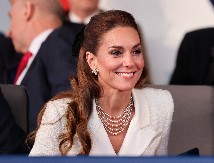 MOĆNA SIMBOLIKA OGRLICE KOJU JE NOSILA KEJT MIDLTON  Nije prvi put da ju je princeza namenski odabrala