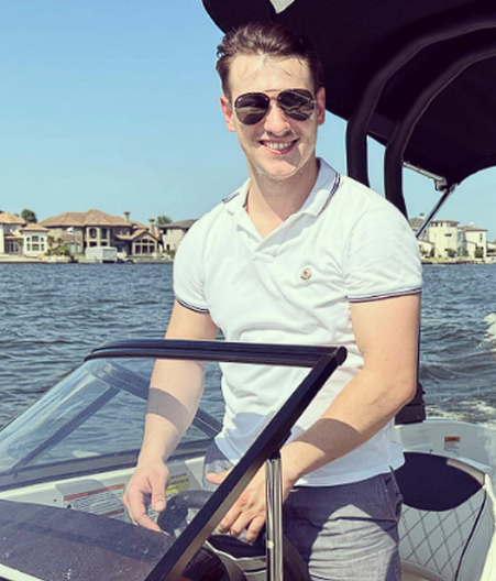 KO JE ZAPRAVO MUKI BEŠIĆ? Verenik Tanje Savić je 11 godina mlađi od pevačice - svi znaju da je pilot, ali...