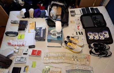 OTKRIVENA PREVARA NA KUPUJEM-PRODAJEM, UMESTO TELEFONA SLALI MIRIŠLJAVE SVEĆE Policija pozvala građane da prijave prevarante ako ih poznaju