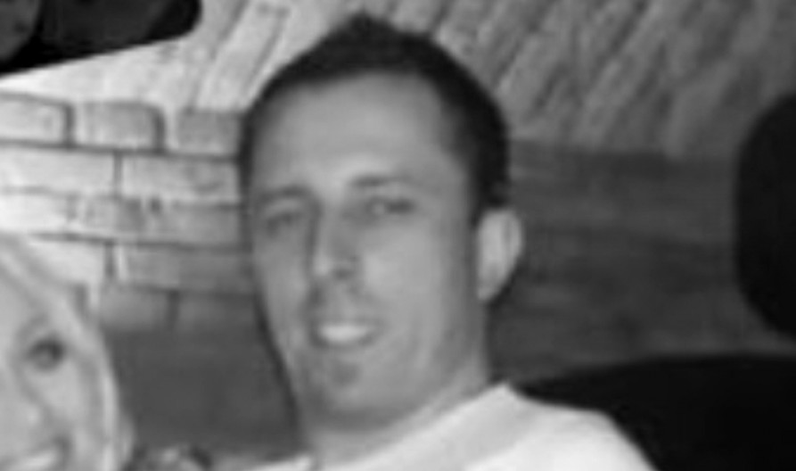 UMRO ALIS JAŠAREVIĆ Pevačica objavila tužne vesti, ne može da dođe sebi (FOTO)